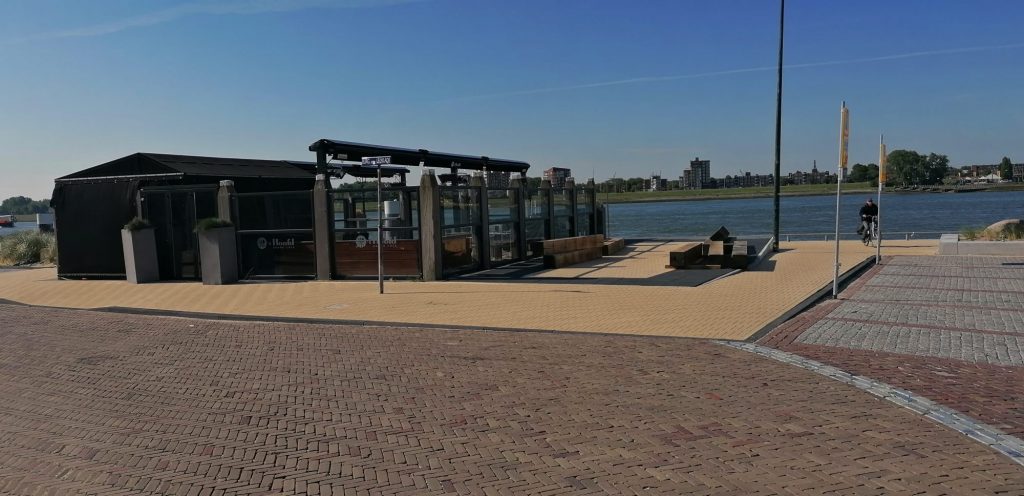 https://maassluis.pvda.nl/nieuws/vragen-aan-college-m-b-t-opening-terrassen-per-1-juni/